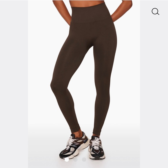 Selling set active ribbed Set V tank Small and leggings XS in espresso. - Picture 2 of 2